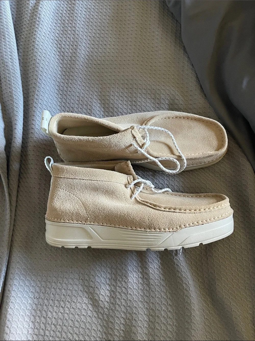 Clarks Men's Suede Chukka Boots in Light Tan